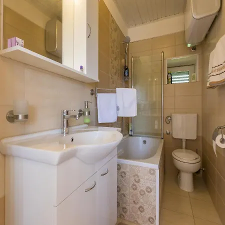 House Maya Apartman Grizane-Belgrad