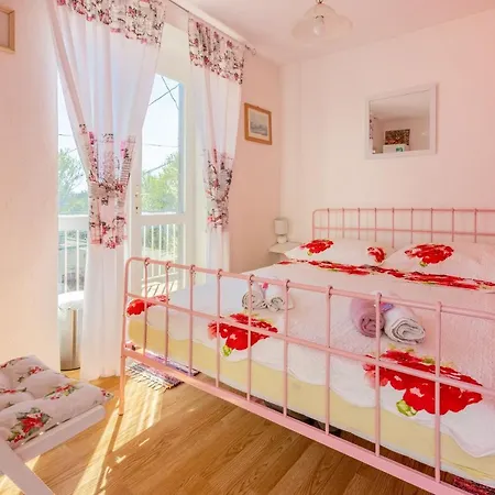 House Maya Apartman Grizane-Belgrad