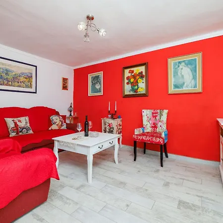 Apartment House Maya Grizane-Belgrad