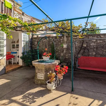 Apartment House Maya Grizane-Belgrad