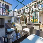 House Maya