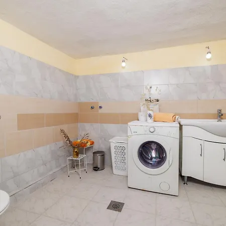 Apartman House Maya *