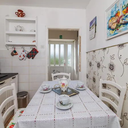 House Maya Apartament Grižane