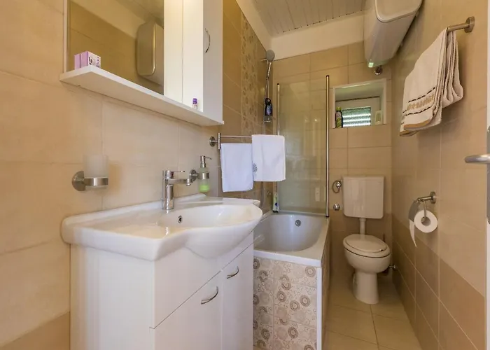 House Maya Apartament Grižane