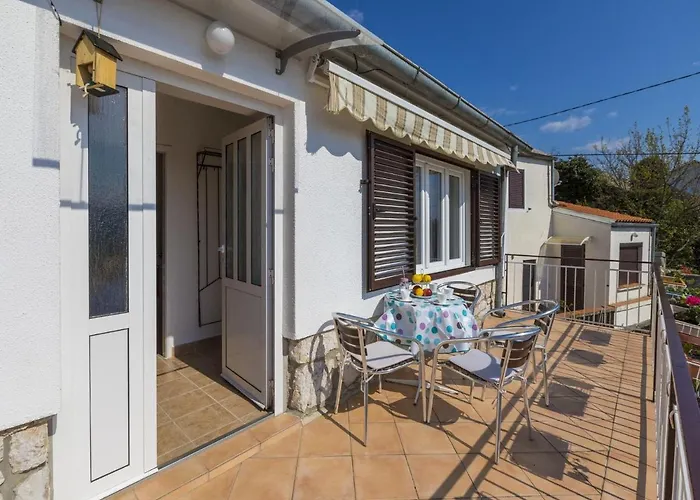 House Maya Apartament Grižane