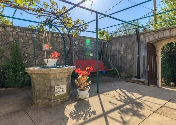 House Maya Apartament Grižane